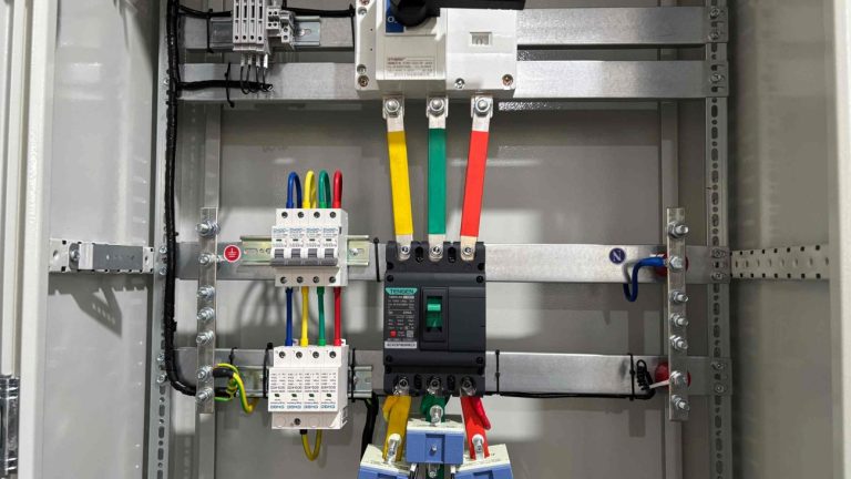 busbar system layout inside a power distribution cabinet