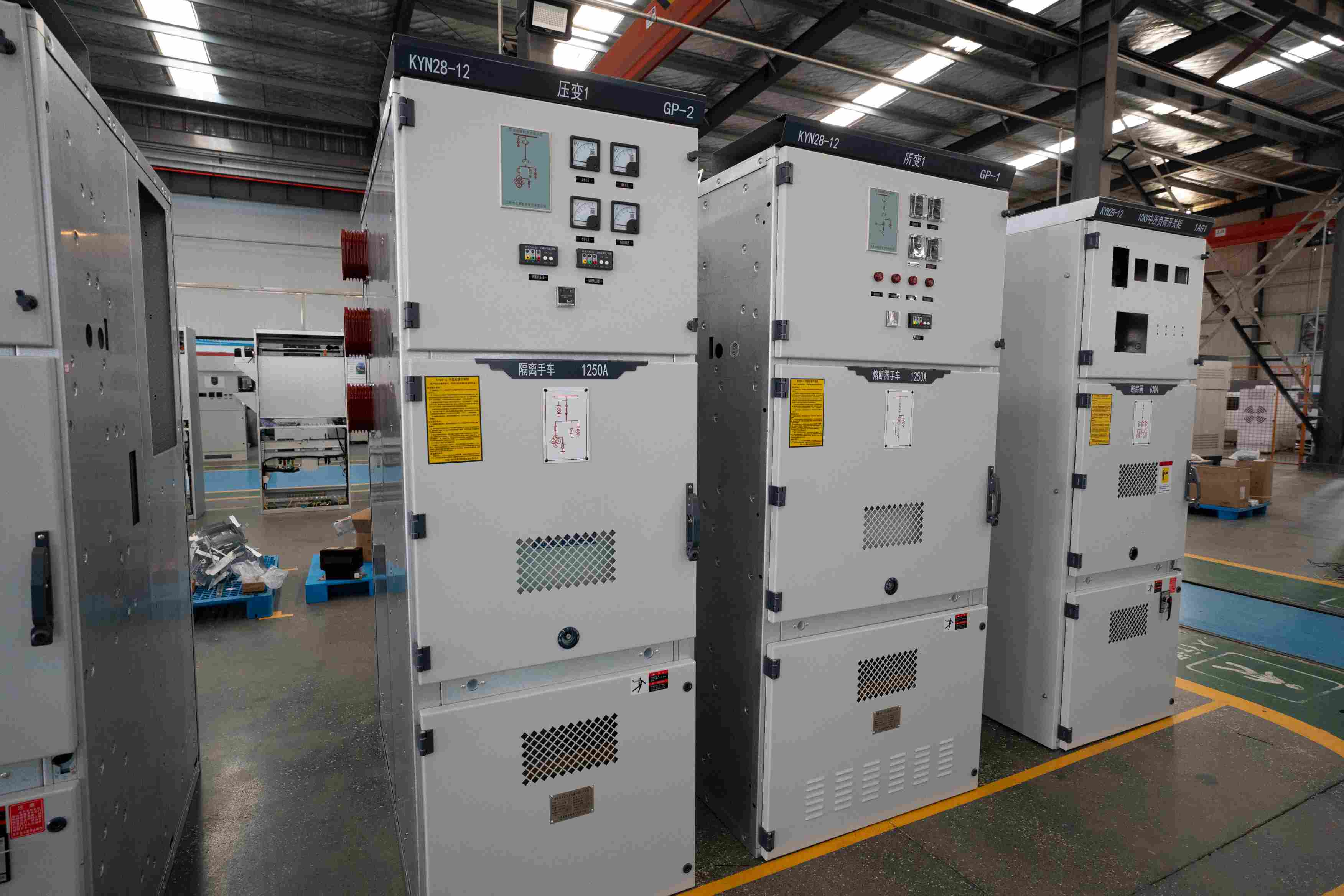 KYN28 medium voltage switchgear in workshop