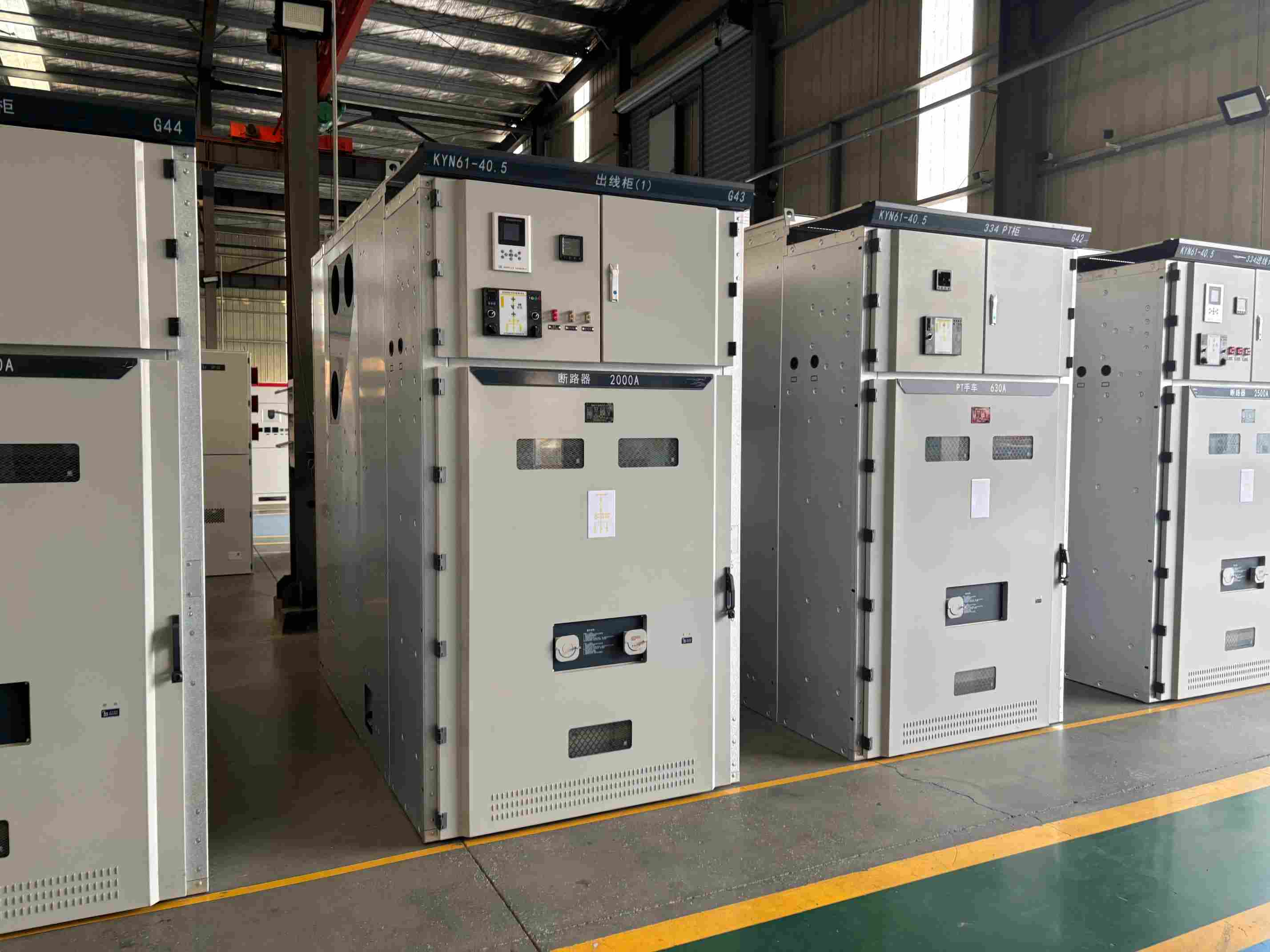 kyn61 medium voltage switchgear in workshop
