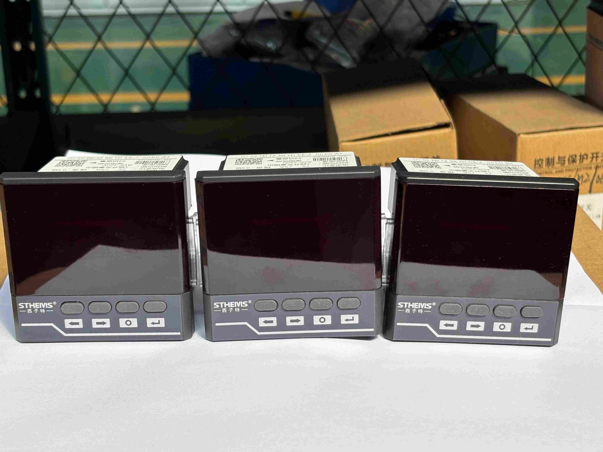 多功能仪表，适用于各种电气配件